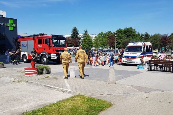 Ratowanie na spontanie, czyli mocno edukacyjny Dzień Dziecka w Rydygierze